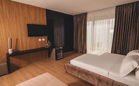 Grand Mirage